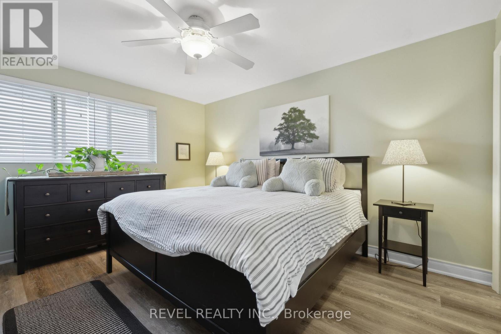 93 Willowridge Road, Toronto, Ontario  M9R 3Z5 - Photo 14 - W12446177