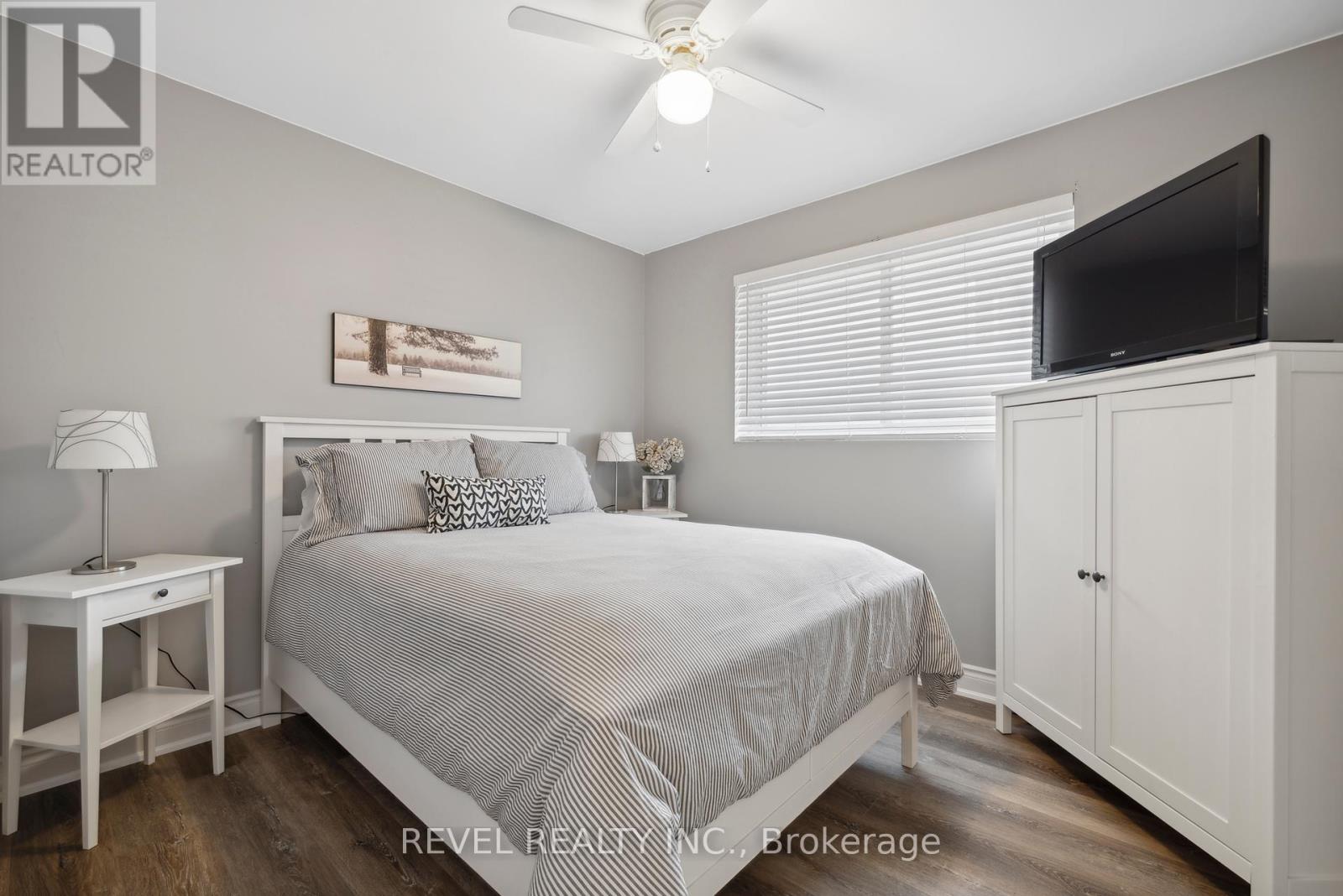 93 Willowridge Road, Toronto, Ontario  M9R 3Z5 - Photo 17 - W12446177