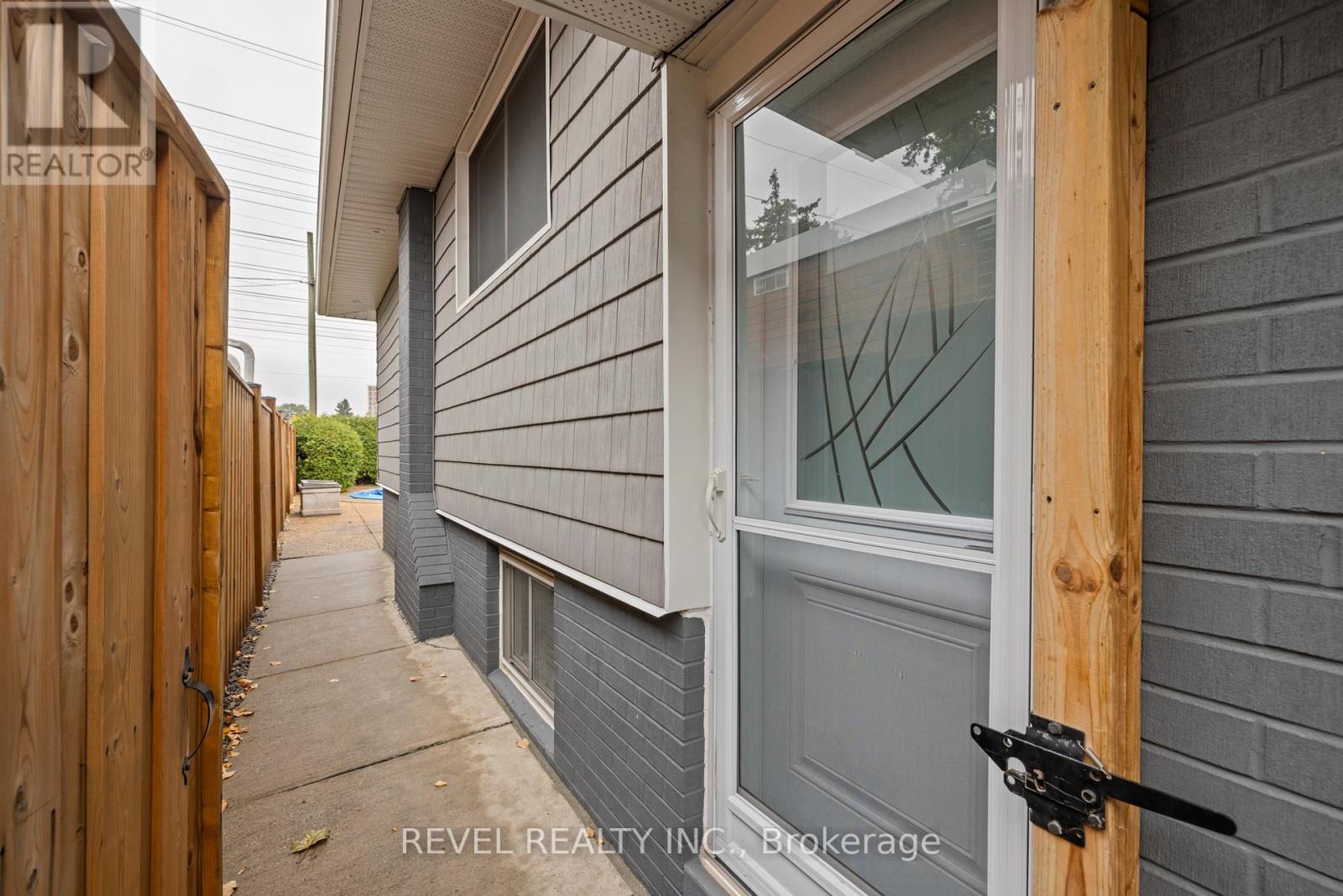 93 Willowridge Road, Toronto, Ontario  M9R 3Z5 - Photo 26 - W12446177