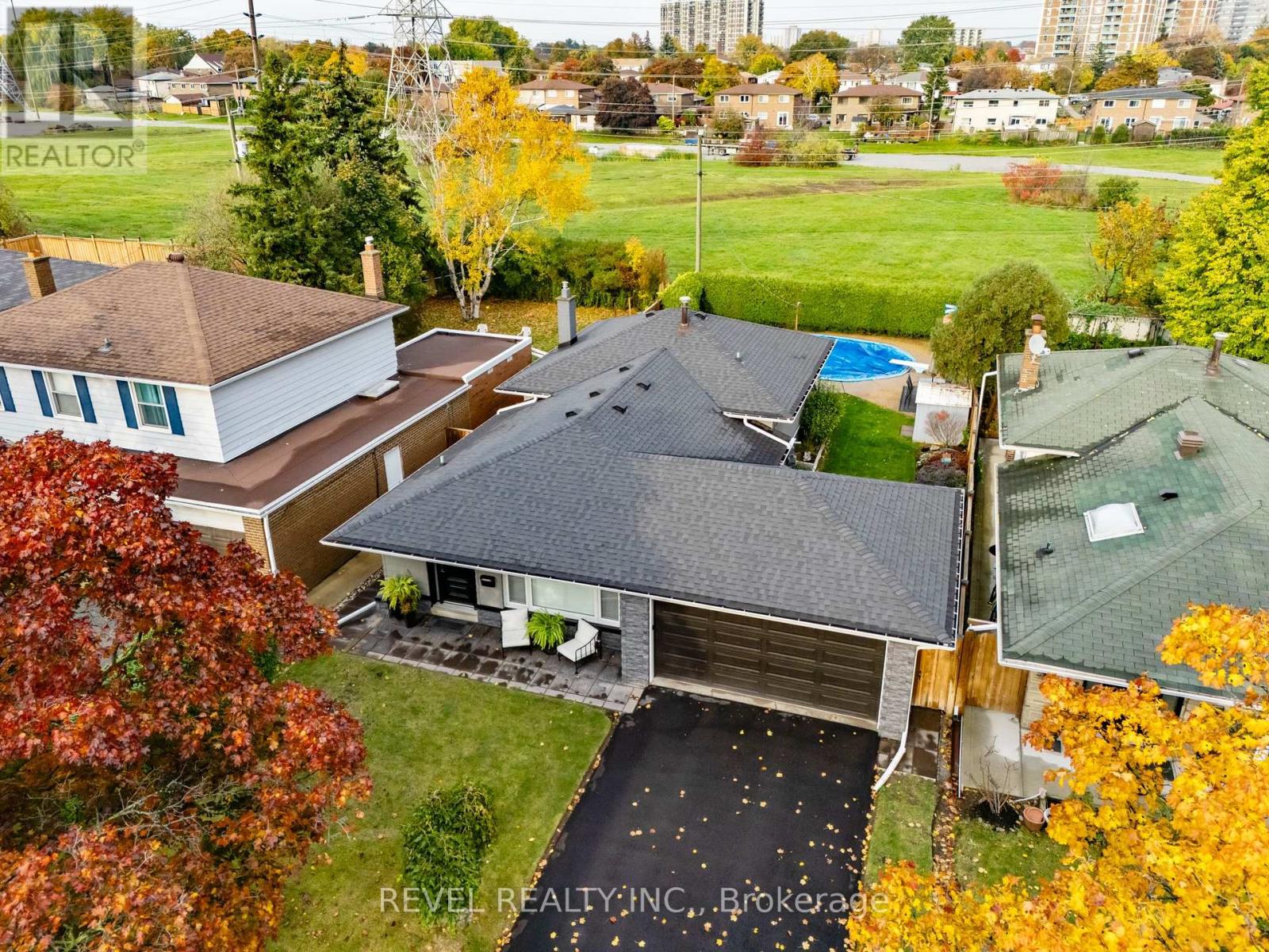 93 Willowridge Road, Toronto, Ontario  M9R 3Z5 - Photo 4 - W12446177