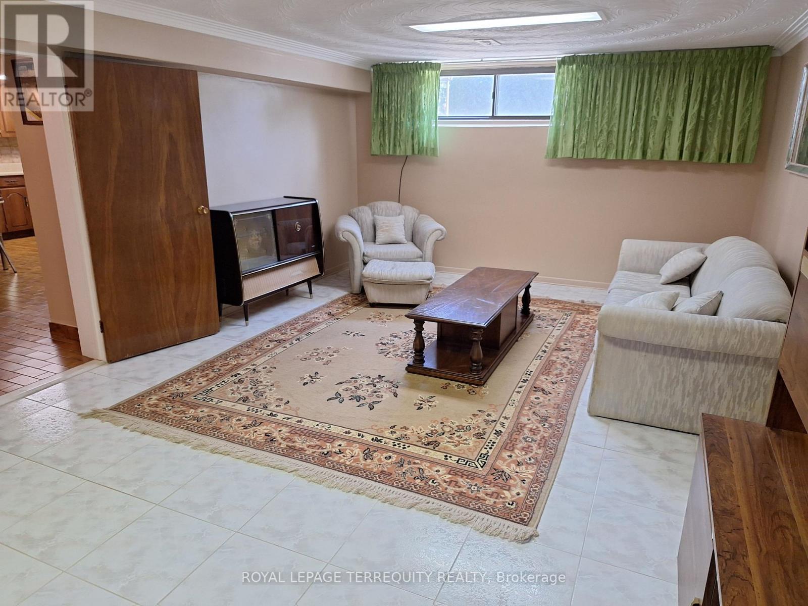 10 Maniza Road, Toronto, Ontario  M3K 1R5 - Photo 15 - W12446182