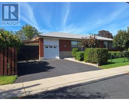 10 MANIZA ROAD, Toronto, Ontario