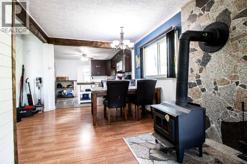 2027 19 Avenue, Bowden, Alberta  T0M 0K0 - Photo 4 - A2231388
