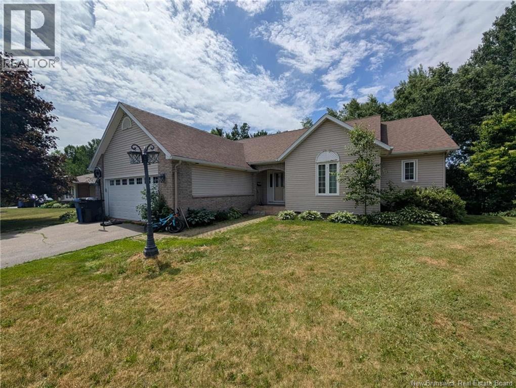 1125 Birchwood Drive, Bathurst, New Brunswick  E2A 4W8 - Photo 2 - NB128006