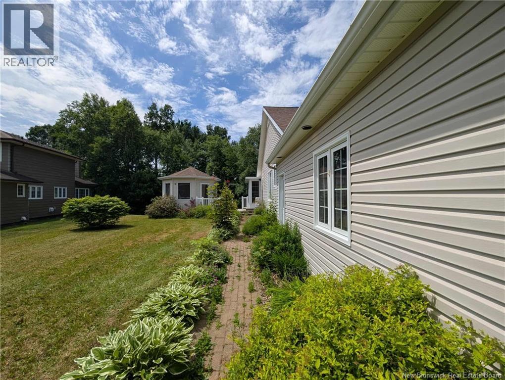 1125 Birchwood Drive, Bathurst, New Brunswick  E2A 4W8 - Photo 5 - NB128006
