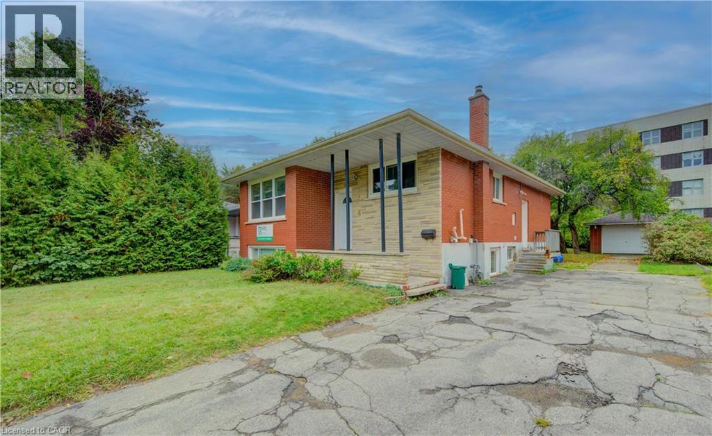 4 Cardill Crescent, Waterloo, Ontario  N2L 3Y6 - Photo 1 - 40757428