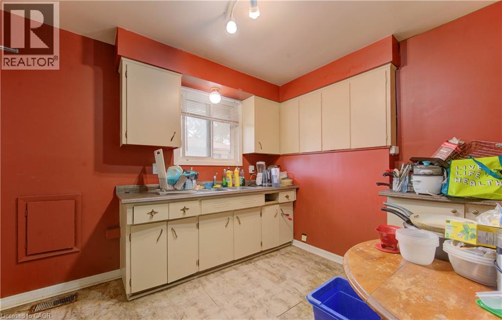 4 Cardill Crescent, Waterloo, Ontario  N2L 3Y6 - Photo 12 - 40757428