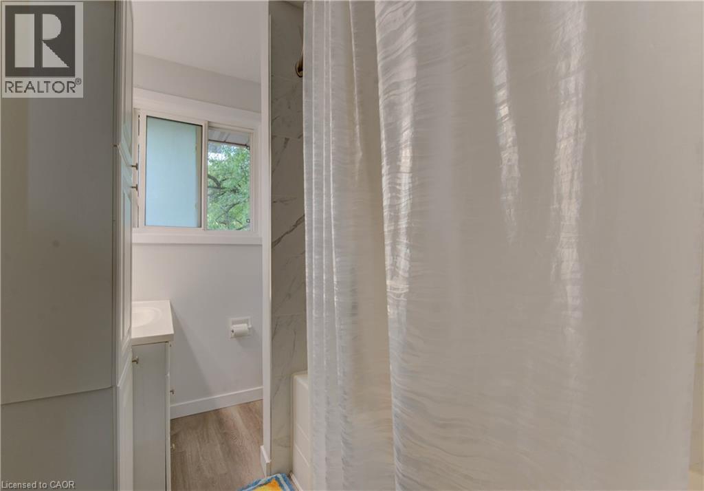 4 Cardill Crescent, Waterloo, Ontario  N2L 3Y6 - Photo 16 - 40757428