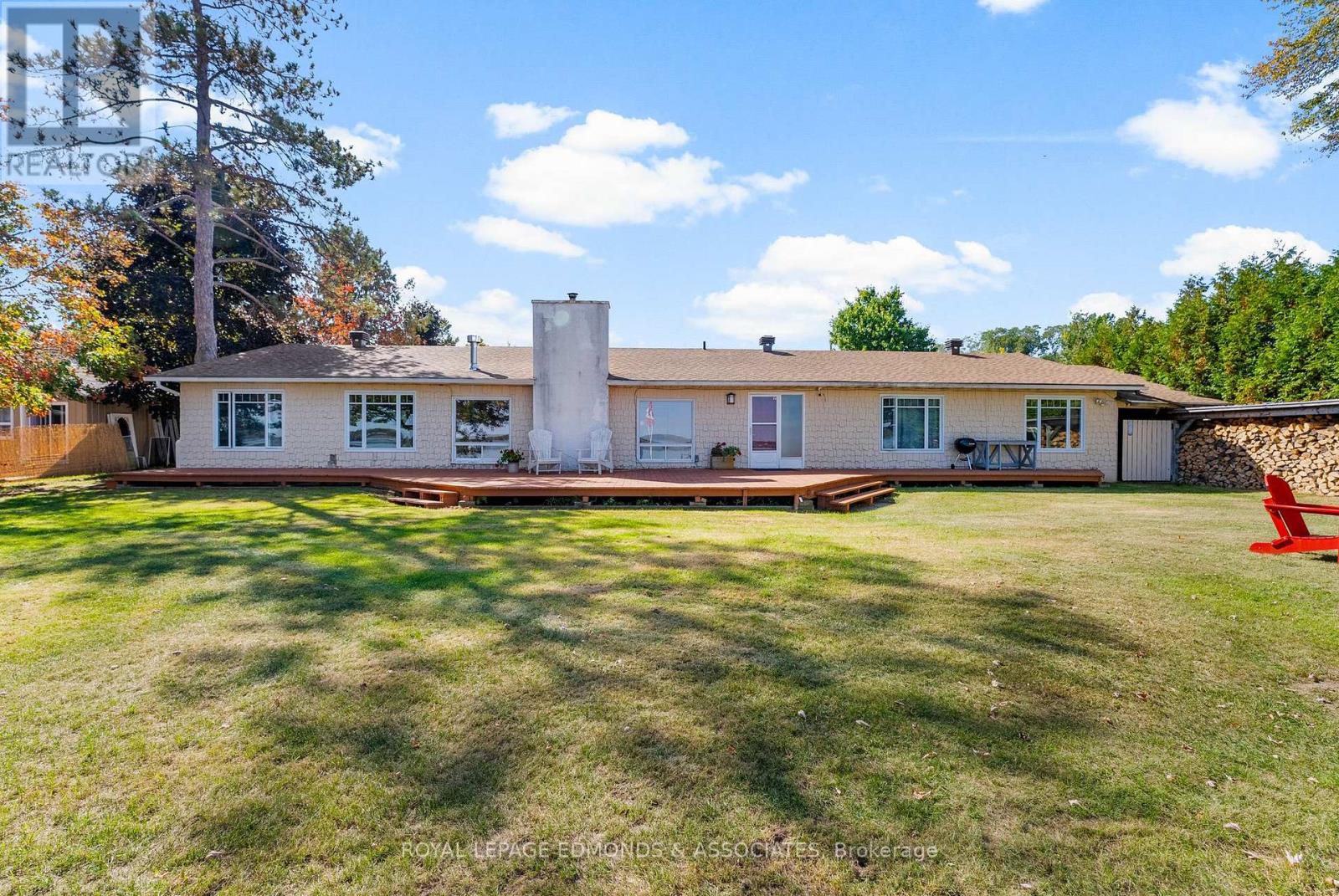 1227 Burns Drive, Laurentian Valley, Ontario  K8A 7M9 - Photo 39 - X12443515