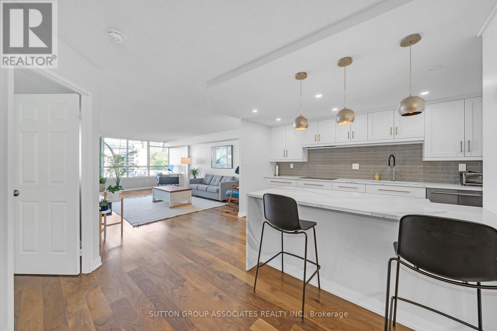 601 - 130 Carlton Street, Toronto, Ontario  M5A 4K3 - Photo 4 - C12446190