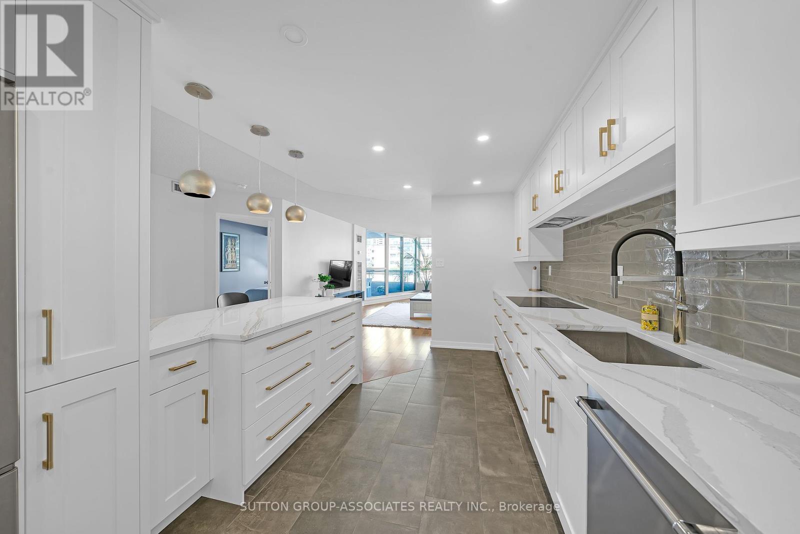 601 - 130 Carlton Street, Toronto, Ontario  M5A 4K3 - Photo 7 - C12446190