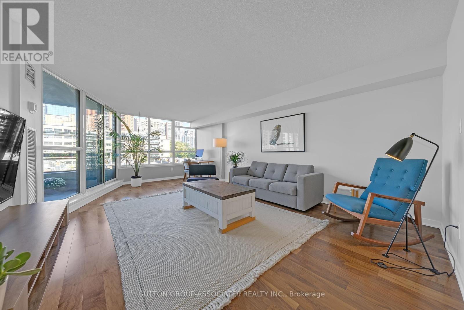 601 - 130 Carlton Street, Toronto, Ontario  M5A 4K3 - Photo 8 - C12446190