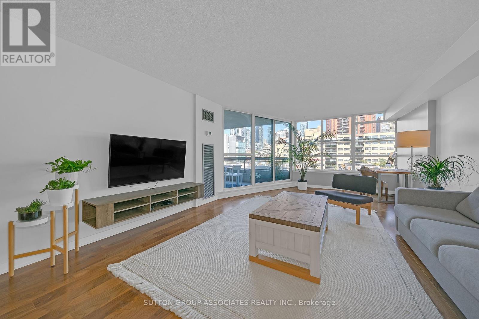 601 - 130 Carlton Street, Toronto, Ontario  M5A 4K3 - Photo 9 - C12446190