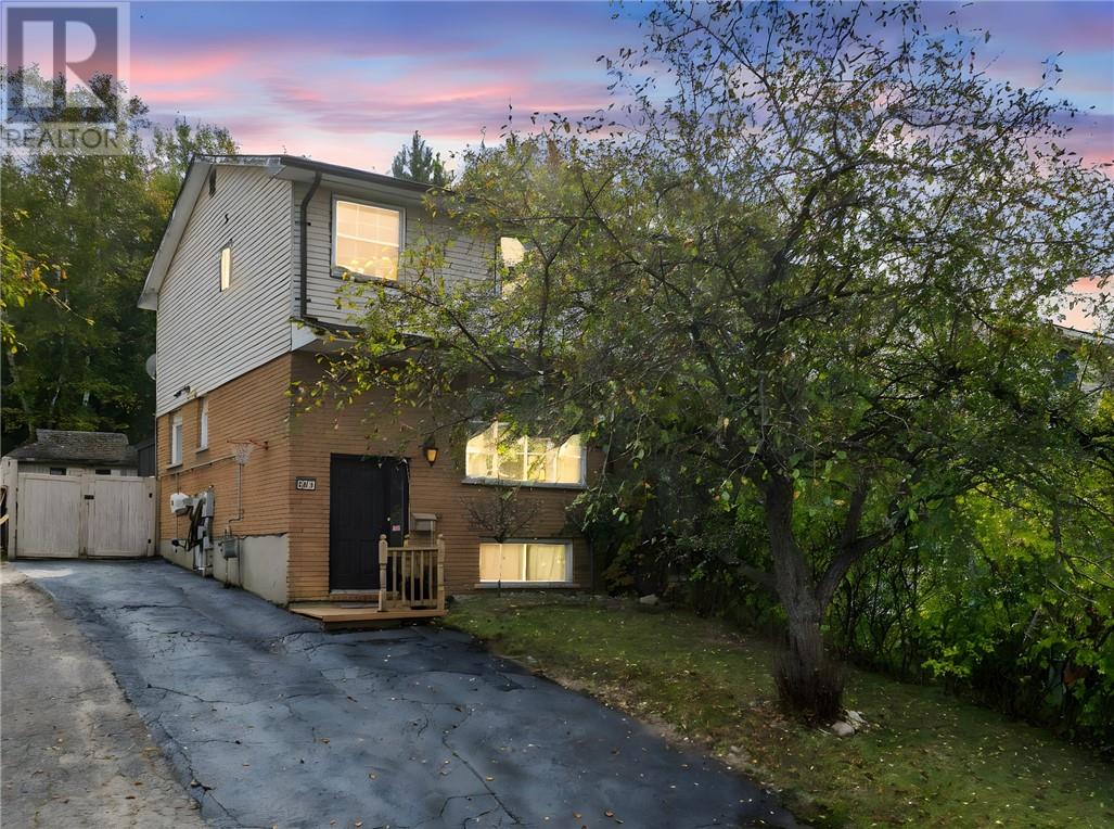 608 Beatrice Crescent, Sudbury, Ontario  P3A 5B5 - Photo 2 - 2125070