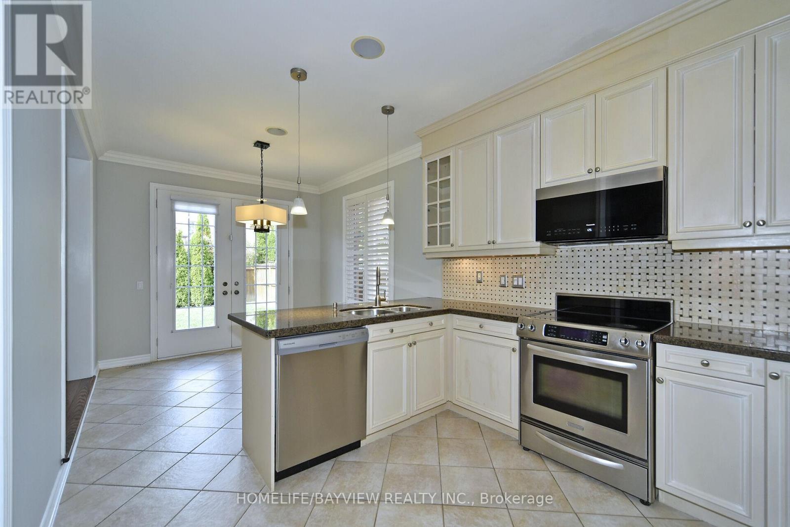 34 Lady Valentina Avenue, Vaughan, Ontario  L6A 0E4 - Photo 24 - N12406275