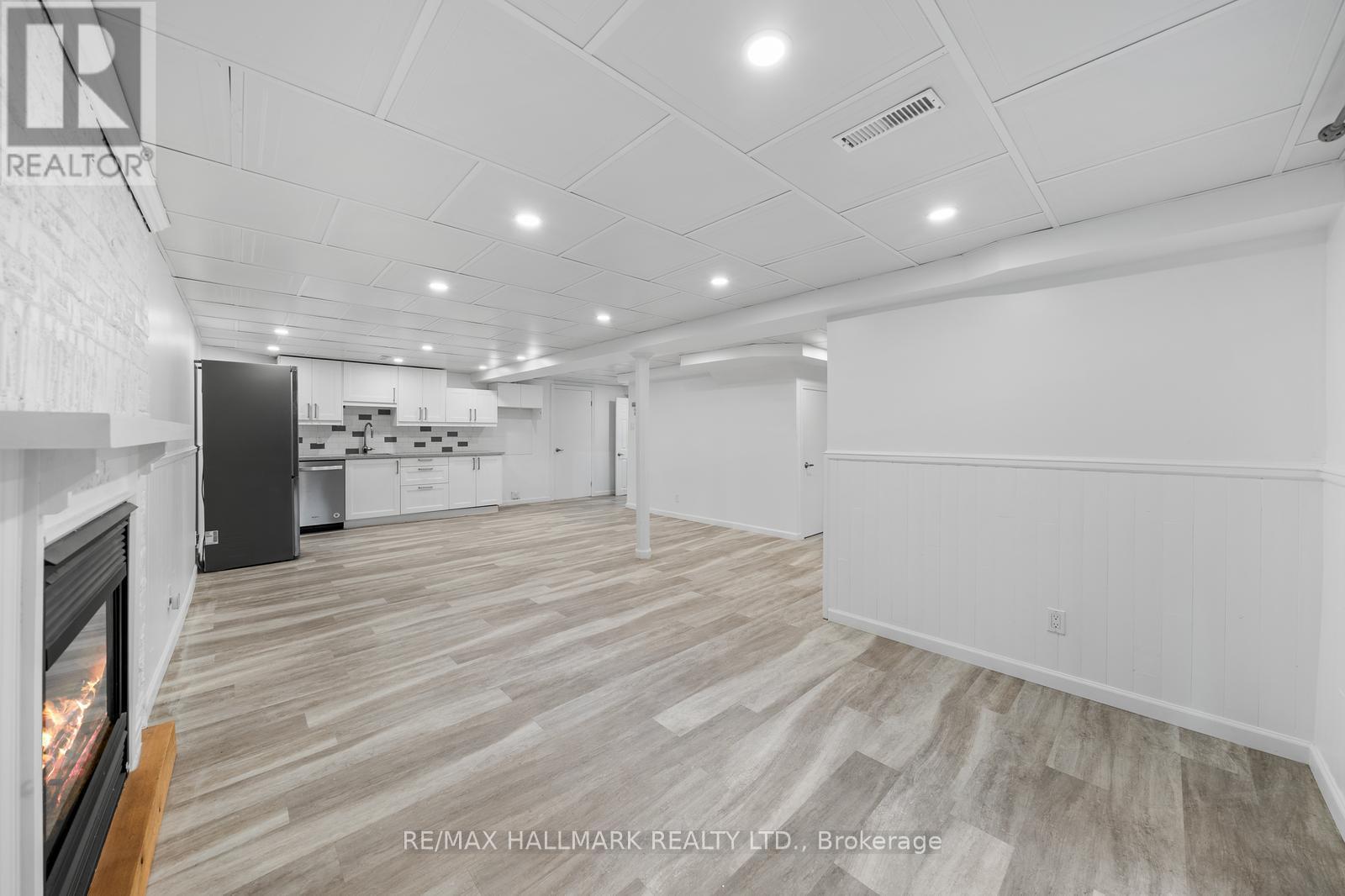 Ground - 237 Osmond Crescent, Newmarket, Ontario  L3Y 7L3 - Photo 4 - N12446194