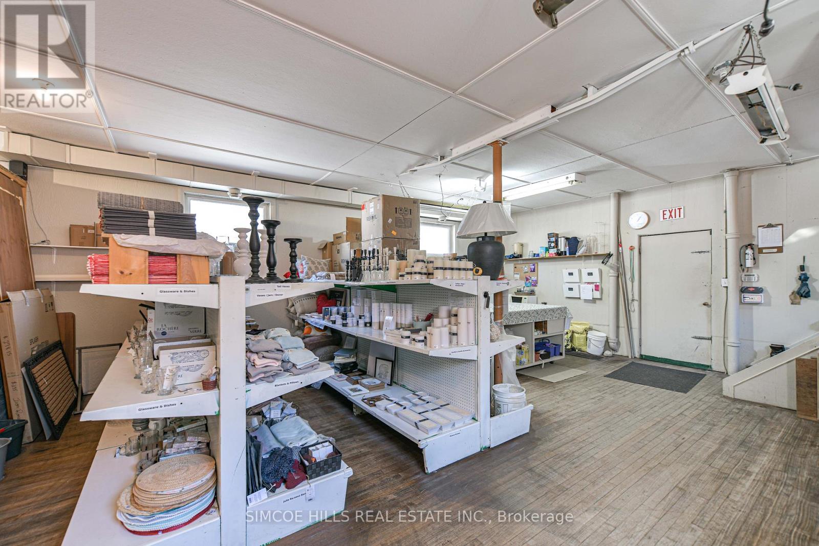 137 And 141 Mississaga Street E, Orillia, Ontario  L4V 1V6 - Photo 21 - S12446207