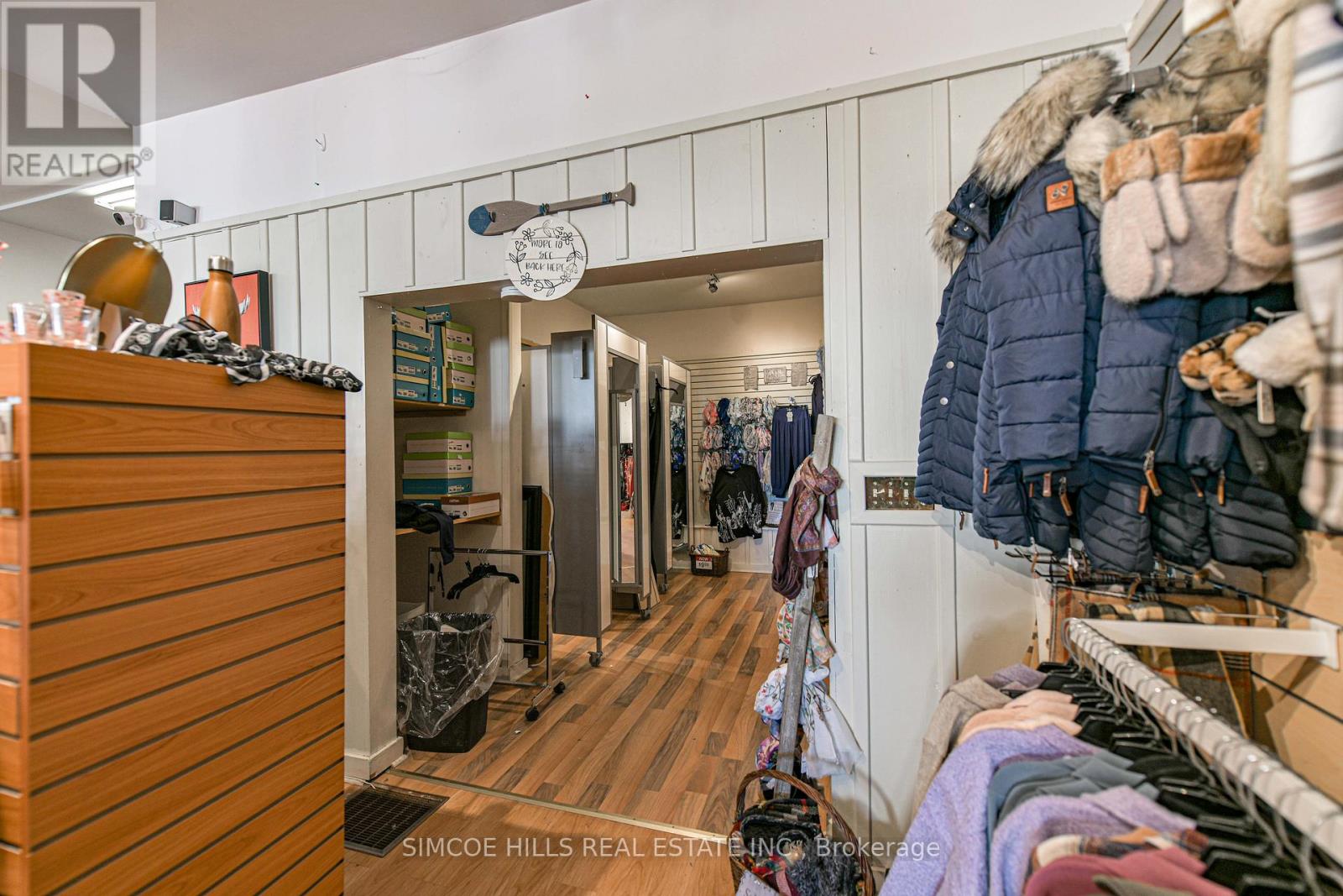 137 And 141 Mississaga Street E, Orillia, Ontario  L4V 1V6 - Photo 26 - S12446207