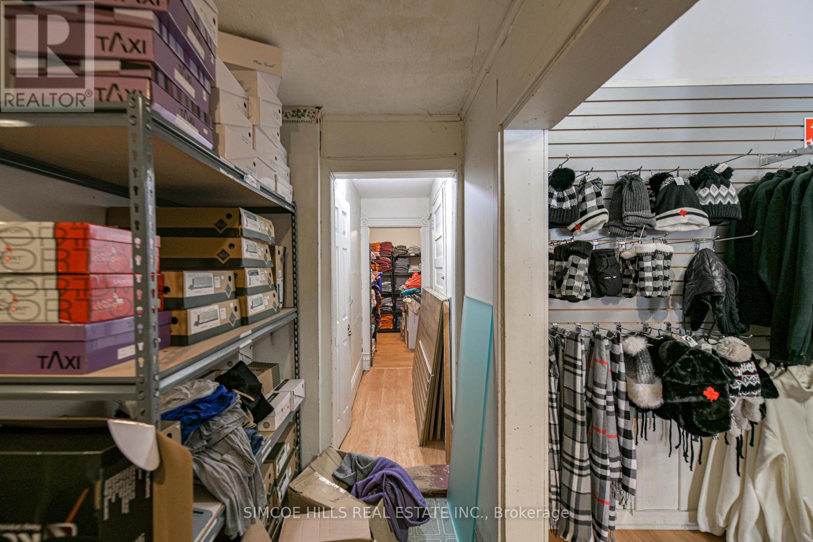 137 And 141 Mississaga Street E, Orillia, Ontario  L4V 1V6 - Photo 29 - S12446207