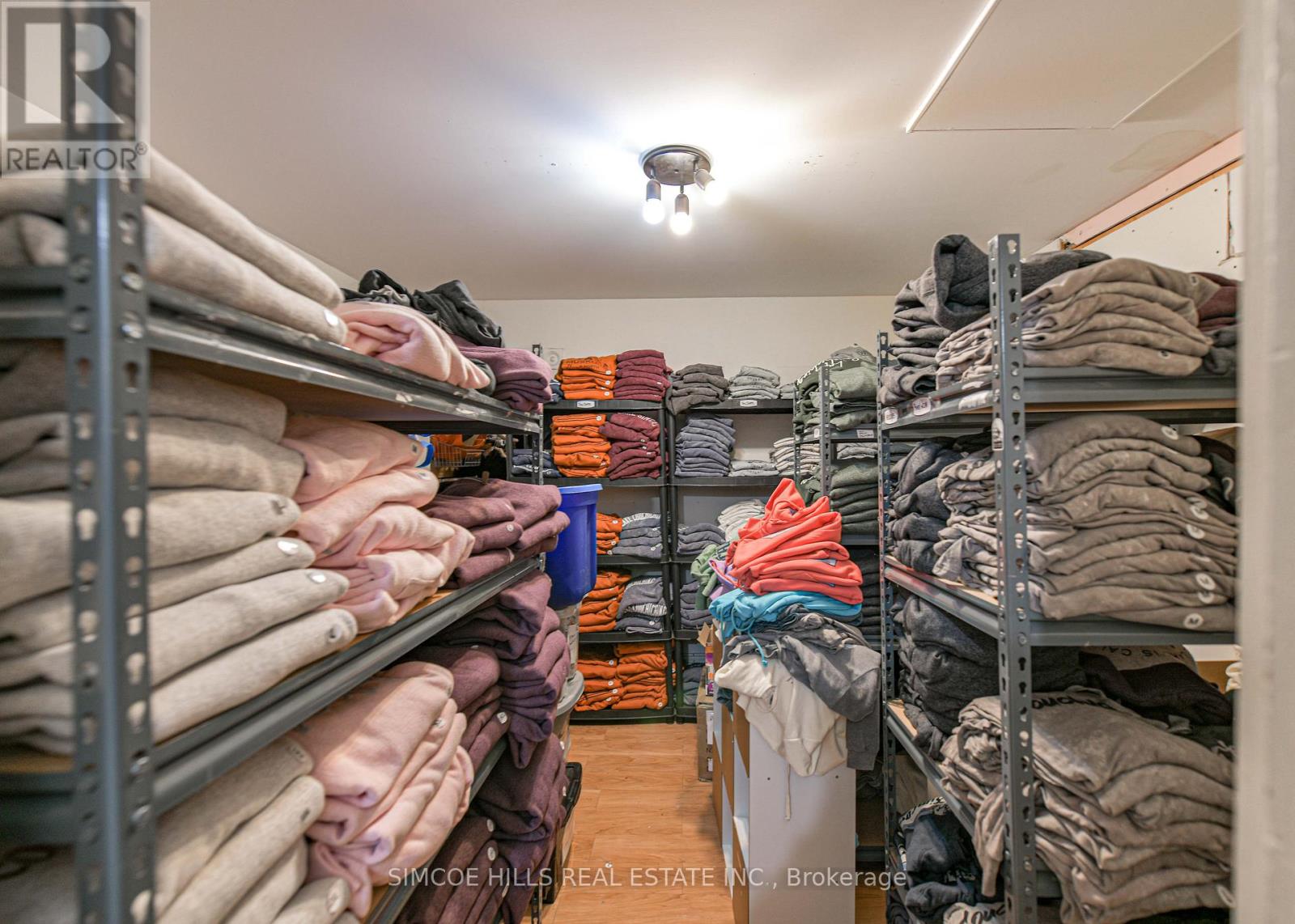 137 And 141 Mississaga Street E, Orillia, Ontario  L4V 1V6 - Photo 30 - S12446207