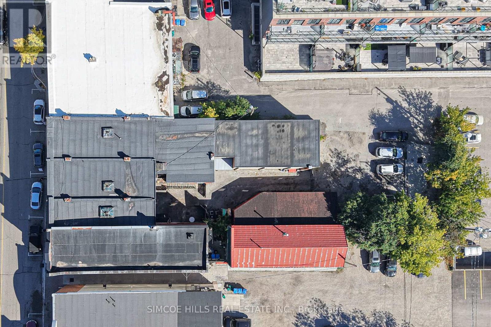 137 And 141 Mississaga Street E, Orillia, Ontario  L4V 1V6 - Photo 4 - S12446207