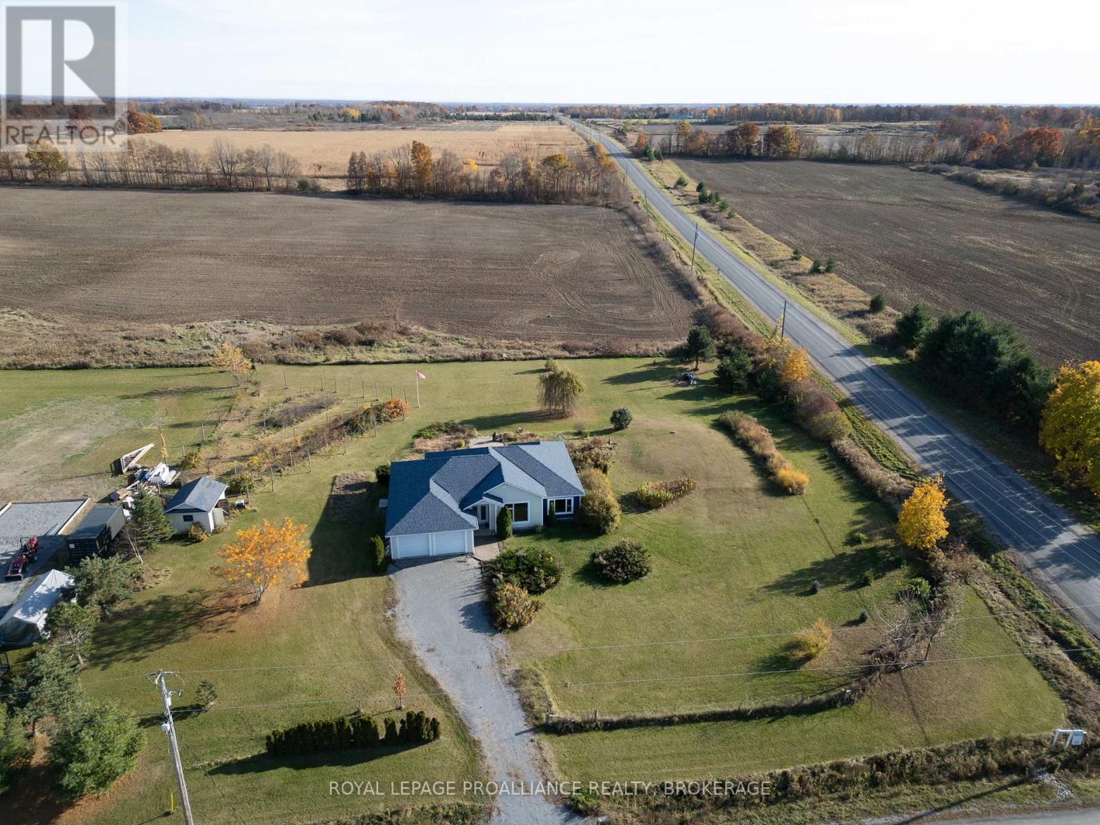 10 North Shore Road, Frontenac Islands, Ontario  K7G 2V6 - Photo 1 - X12446251