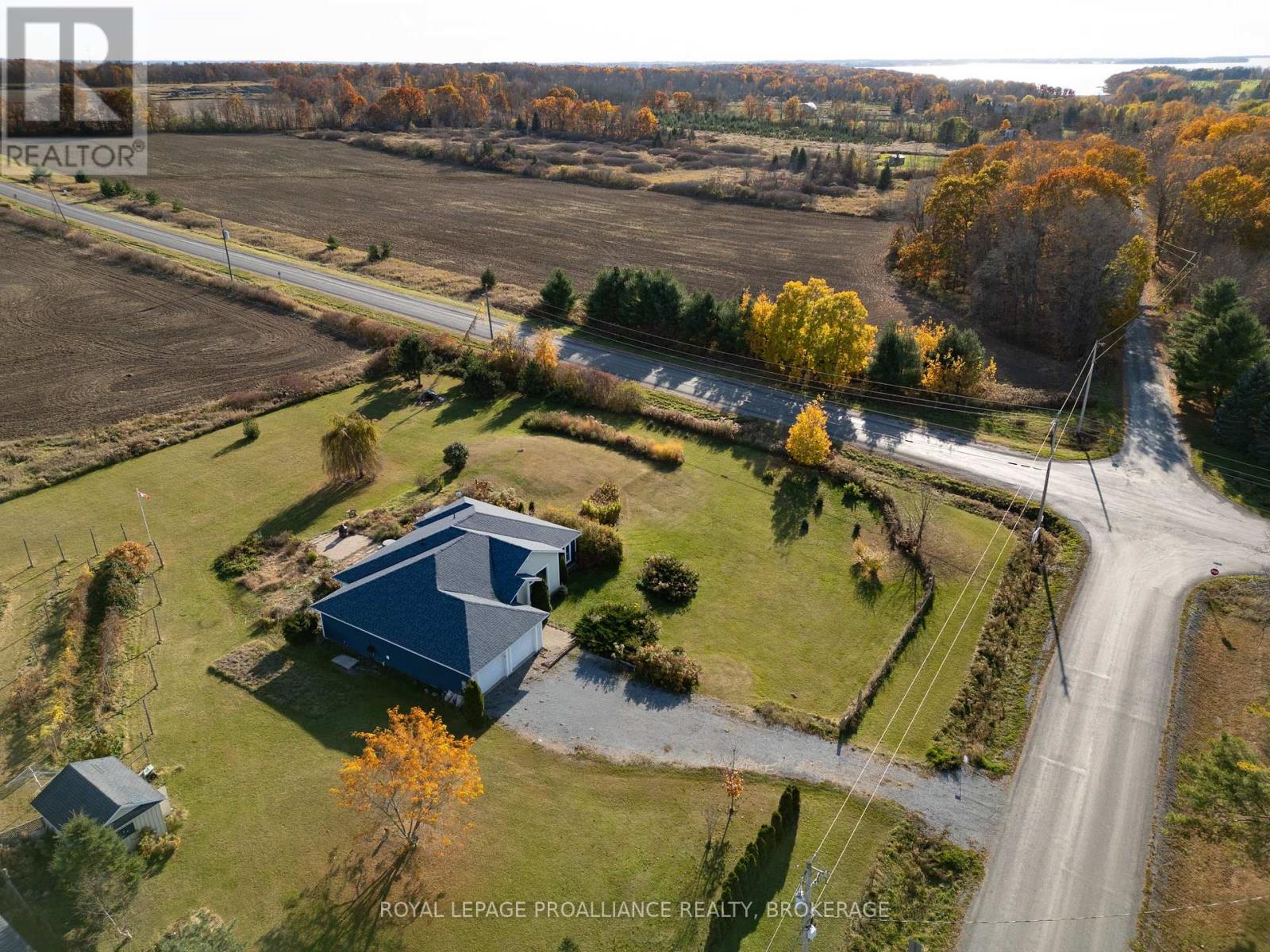 10 North Shore Road, Frontenac Islands, Ontario  K7G 2V6 - Photo 26 - X12446251