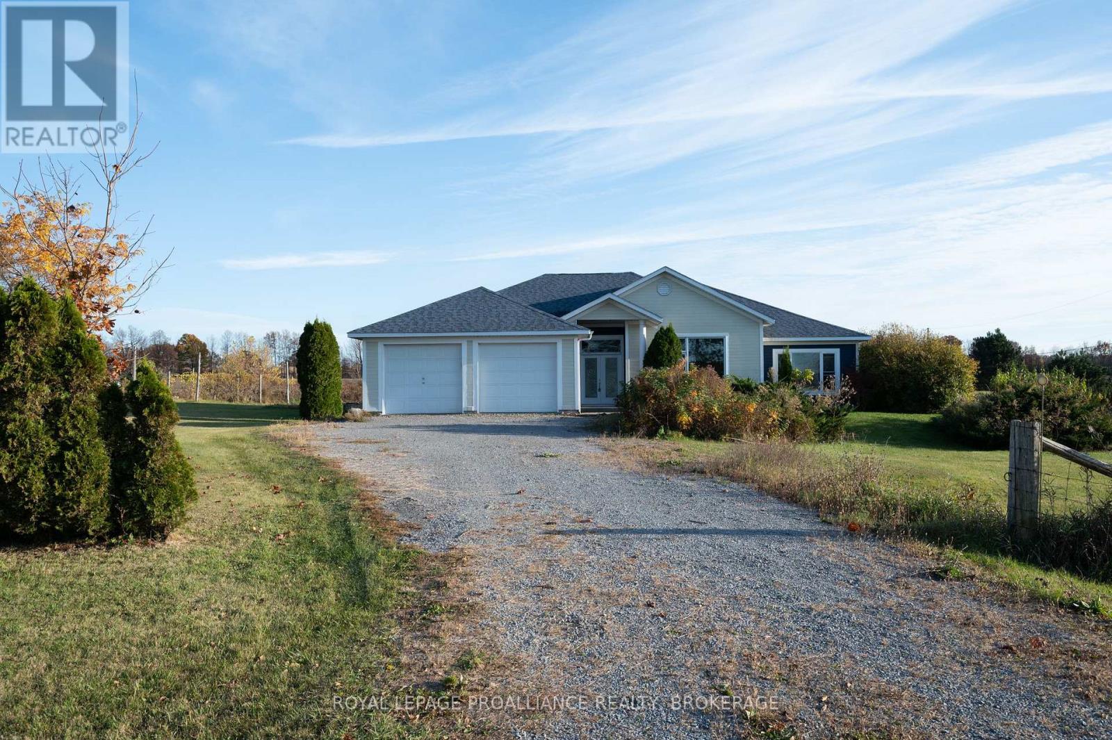 10 North Shore Road, Frontenac Islands, Ontario  K7G 2V6 - Photo 3 - X12446251