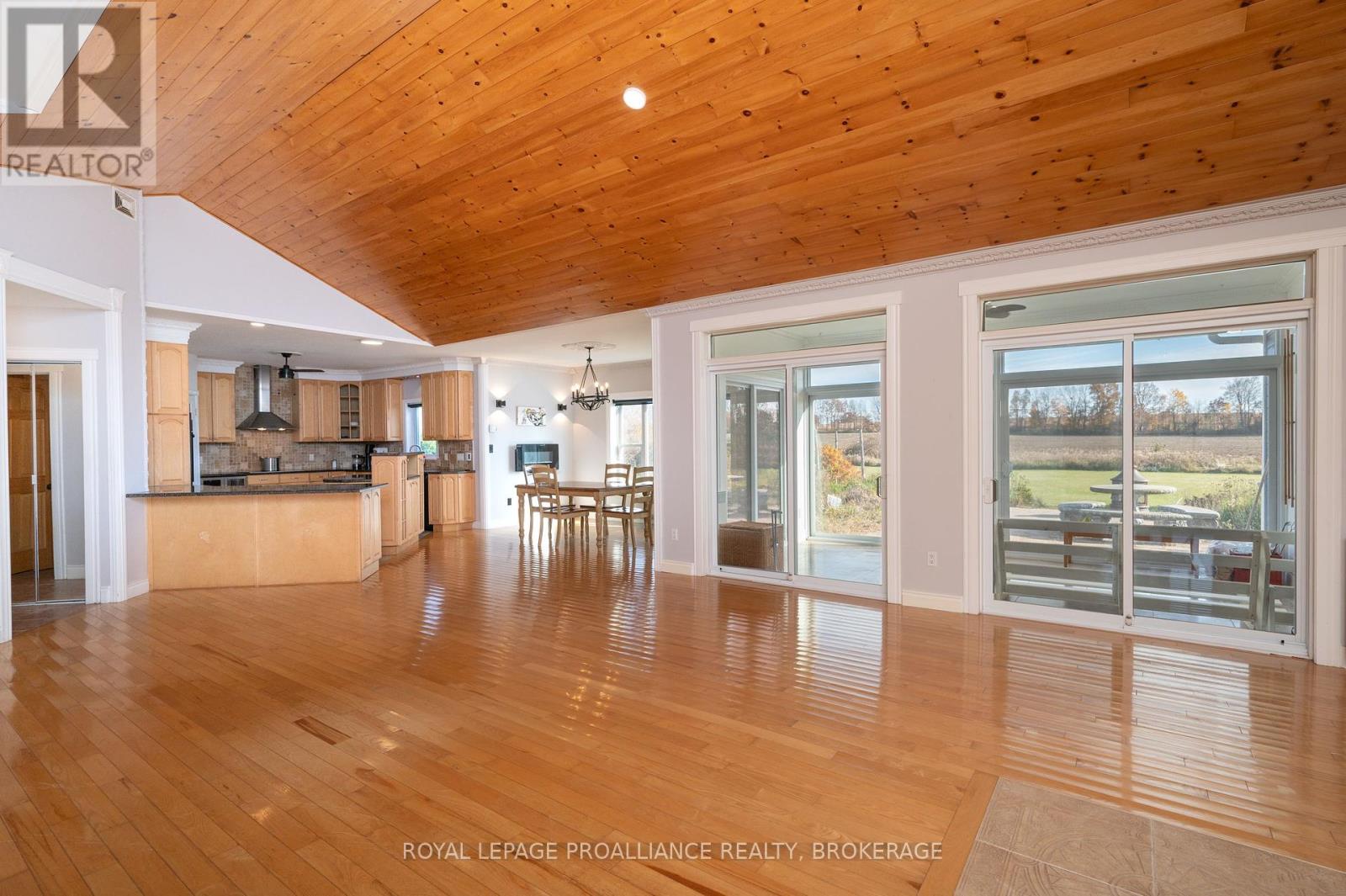 10 North Shore Road, Frontenac Islands, Ontario  K7G 2V6 - Photo 9 - X12446251
