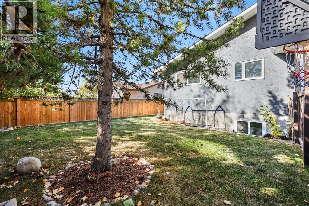 8 Cascade Place, Cochrane, Alberta  T4C 1G6 - Photo 37 - A2262211
