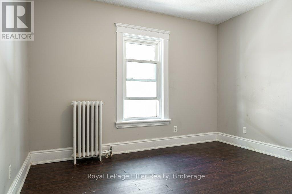 112 Huron Street, Stratford, Ontario  N5A 5S6 - Photo 17 - X12446246