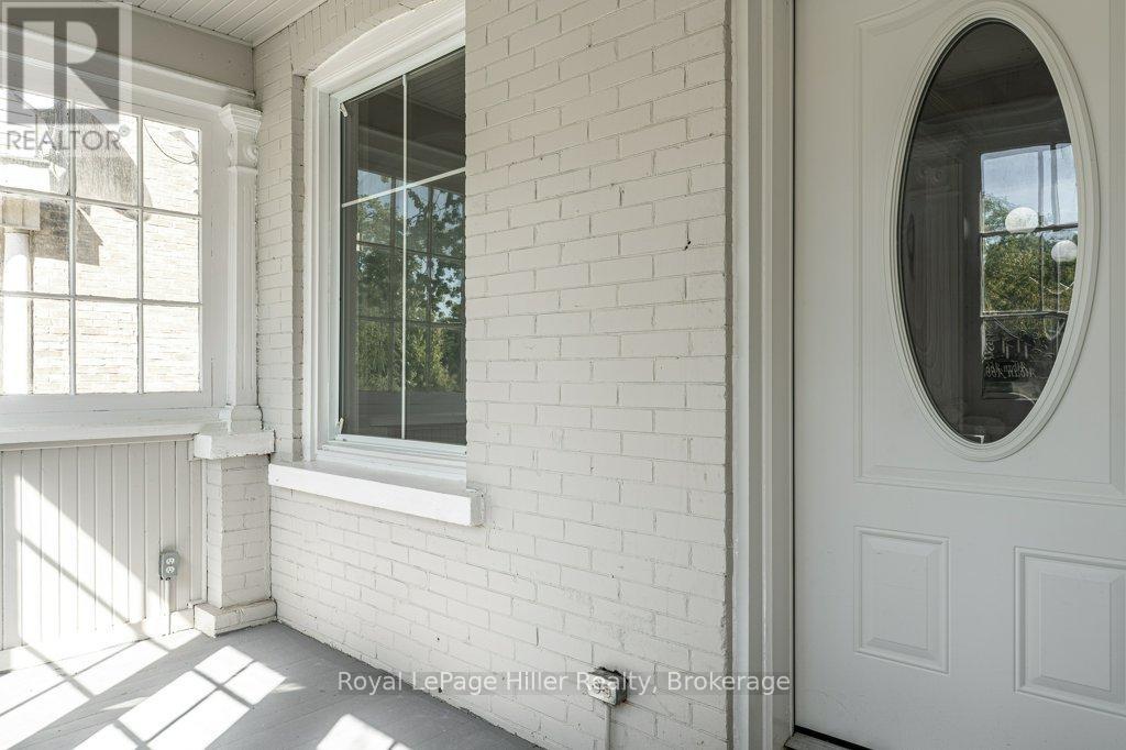 112 Huron Street, Stratford, Ontario  N5A 5S6 - Photo 3 - X12446246