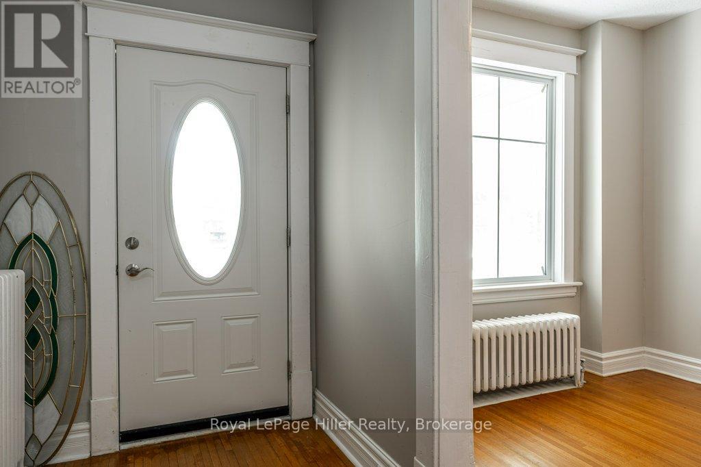 112 Huron Street, Stratford, Ontario  N5A 5S6 - Photo 6 - X12446246