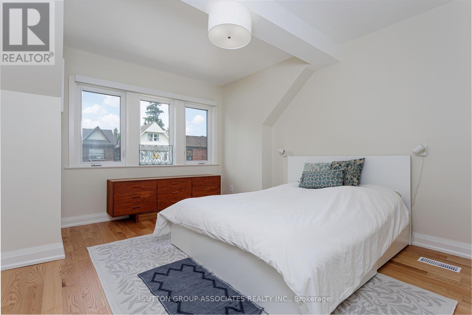 87 Peterborough Avenue, Toronto, Ontario  M6H 2L2 - Photo 17 - W12446218