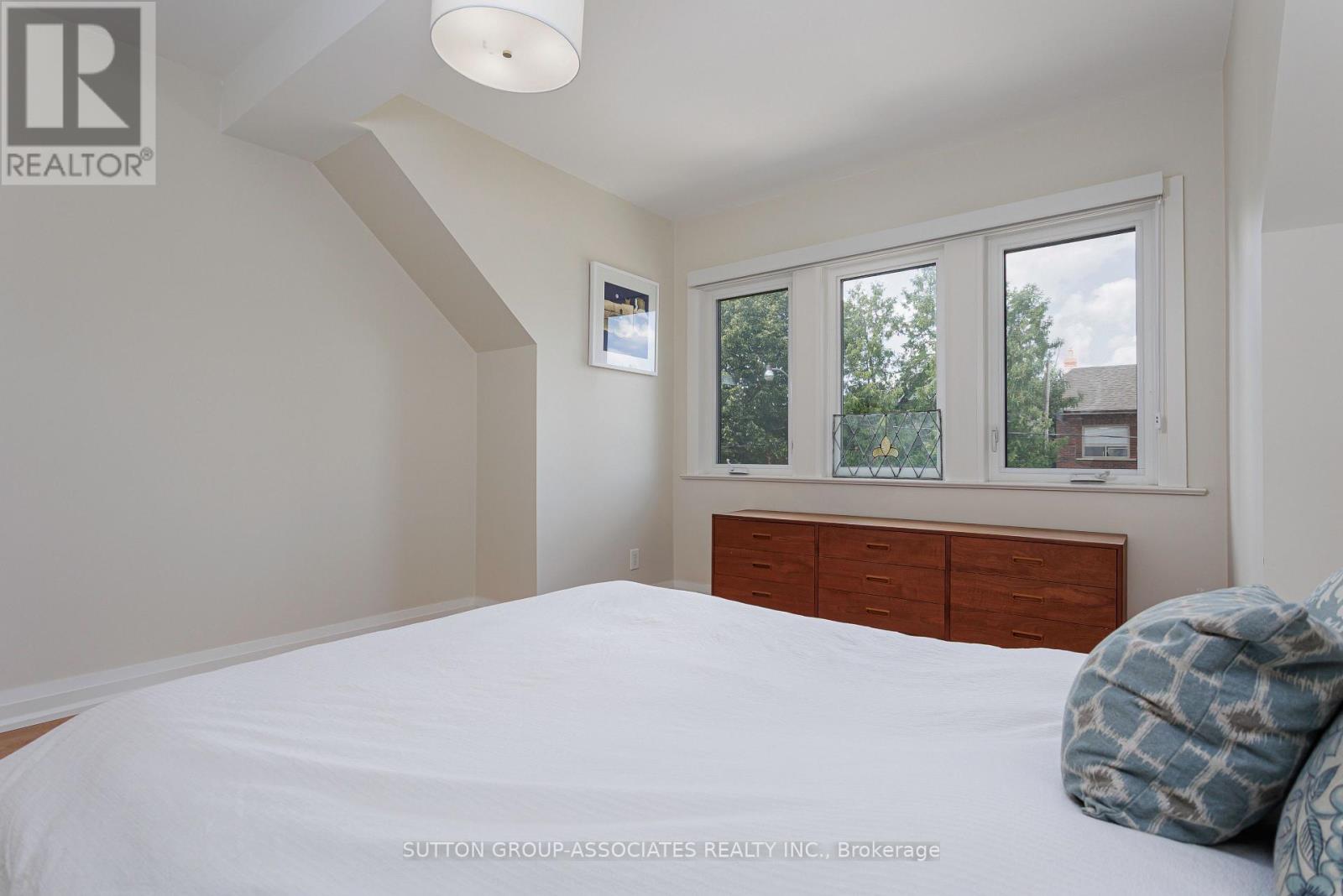87 Peterborough Avenue, Toronto, Ontario  M6H 2L2 - Photo 18 - W12446218