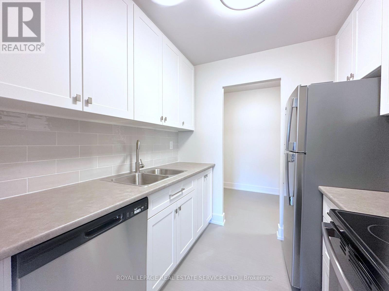 103 - 190 Clark Boulevard, Brampton, Ontario  L6T 4A8 - Photo 3 - W12446228