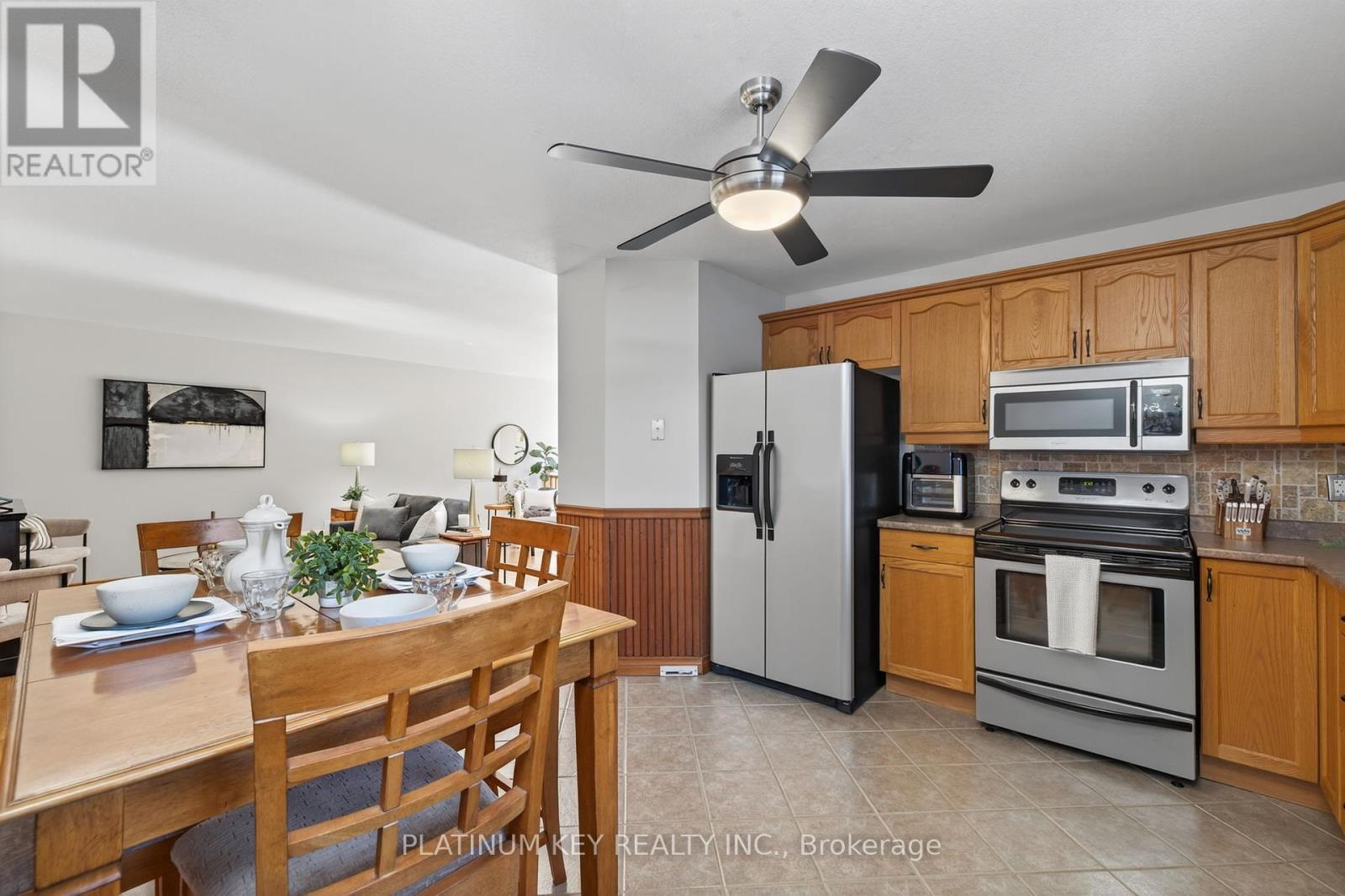 29 Dell Drive, Strathroy-Caradoc (Sw), Ontario  N7G 1C6 - Photo 11 - X12446254