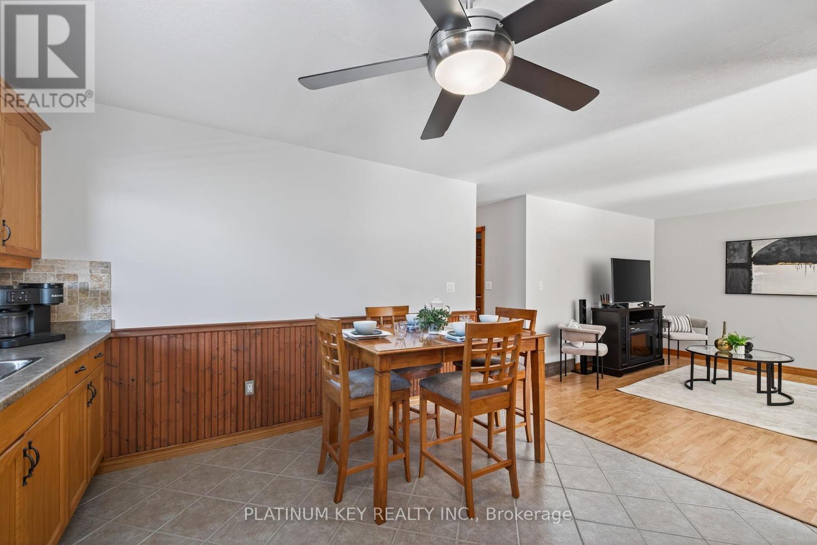 29 Dell Drive, Strathroy-Caradoc (Sw), Ontario  N7G 1C6 - Photo 12 - X12446254