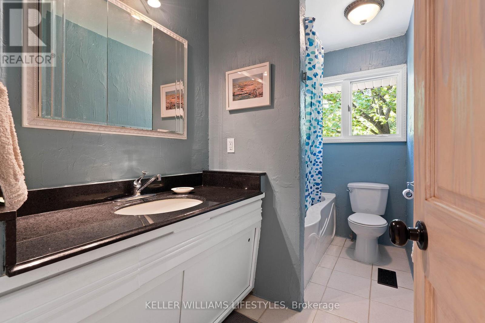 15083 Medway Road, Middlesex Centre, Ontario  N0M 1C0 - Photo 24 - X12446266
