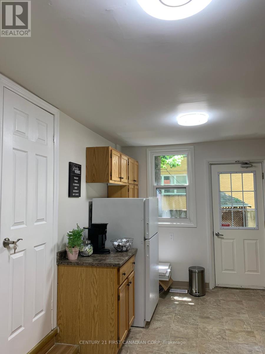 14 Craig Street, London South, Ontario  N6C 1E8 - Photo 12 - X12446273