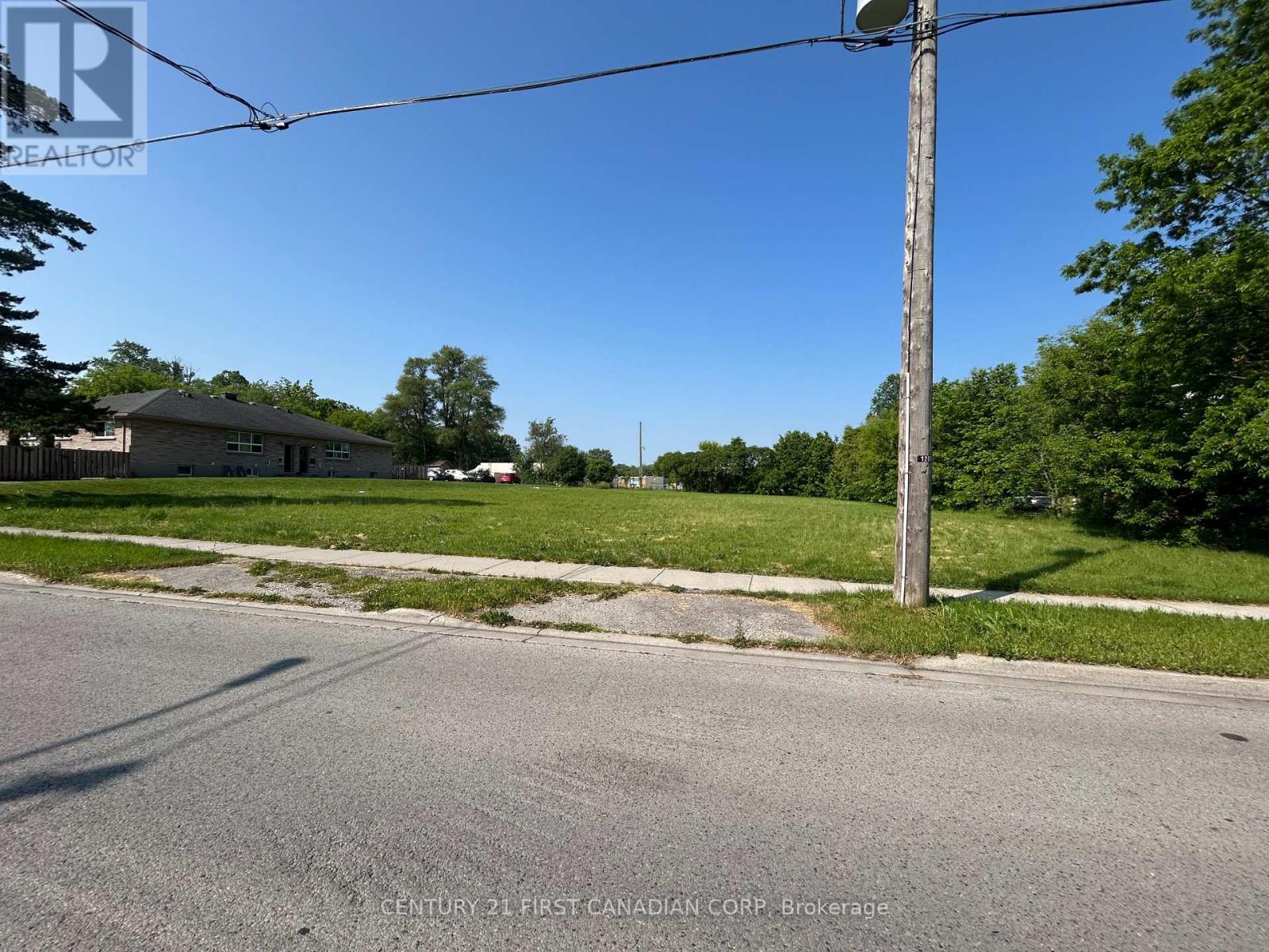 225 Greenwood Avenue, London South, Ontario  N7J 3G5 - Photo 3 - X12446278