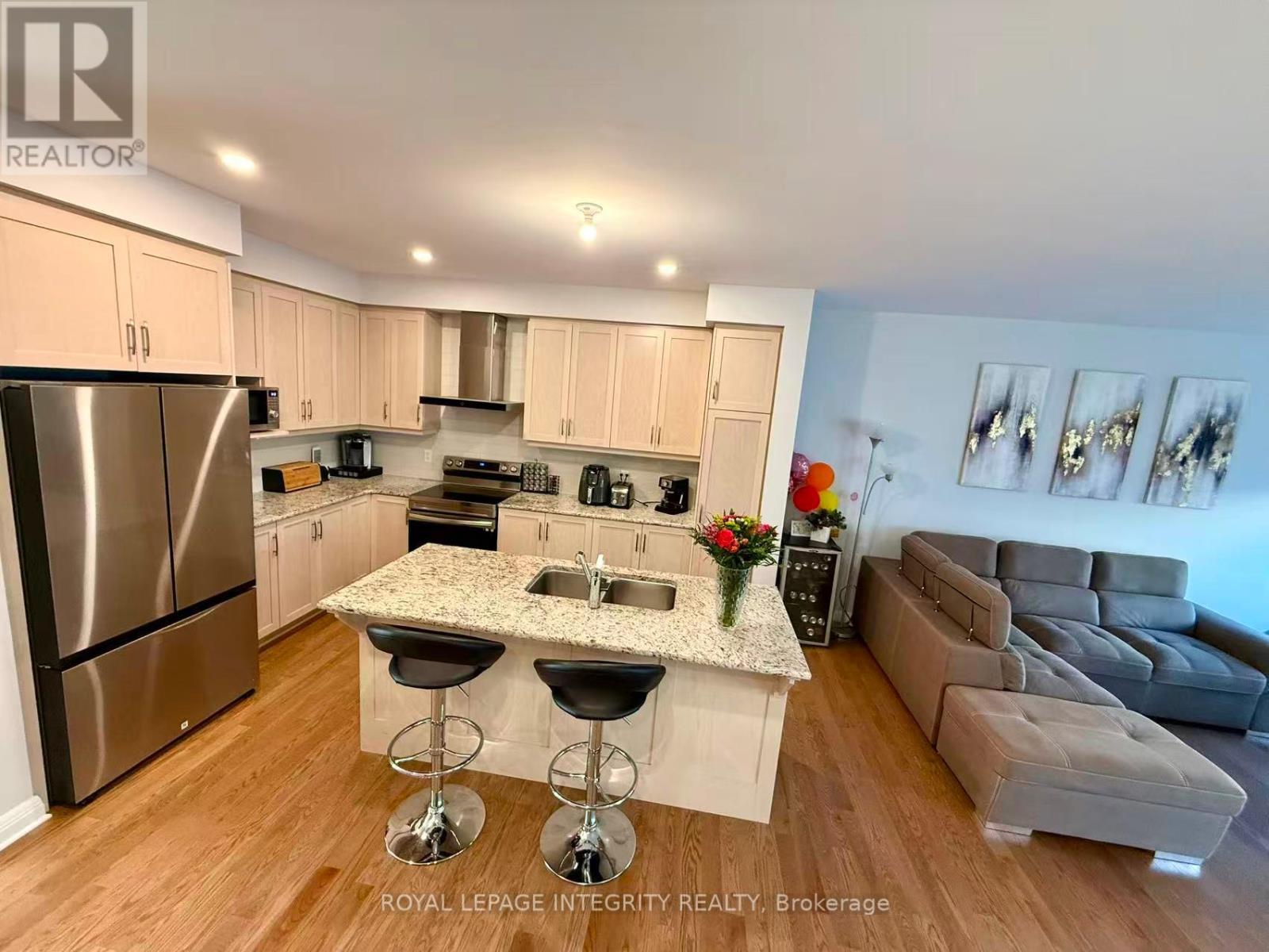 519 Hitzlay Terrace, Ottawa, Ontario  K2T 0R9 - Photo 4 - X12446263