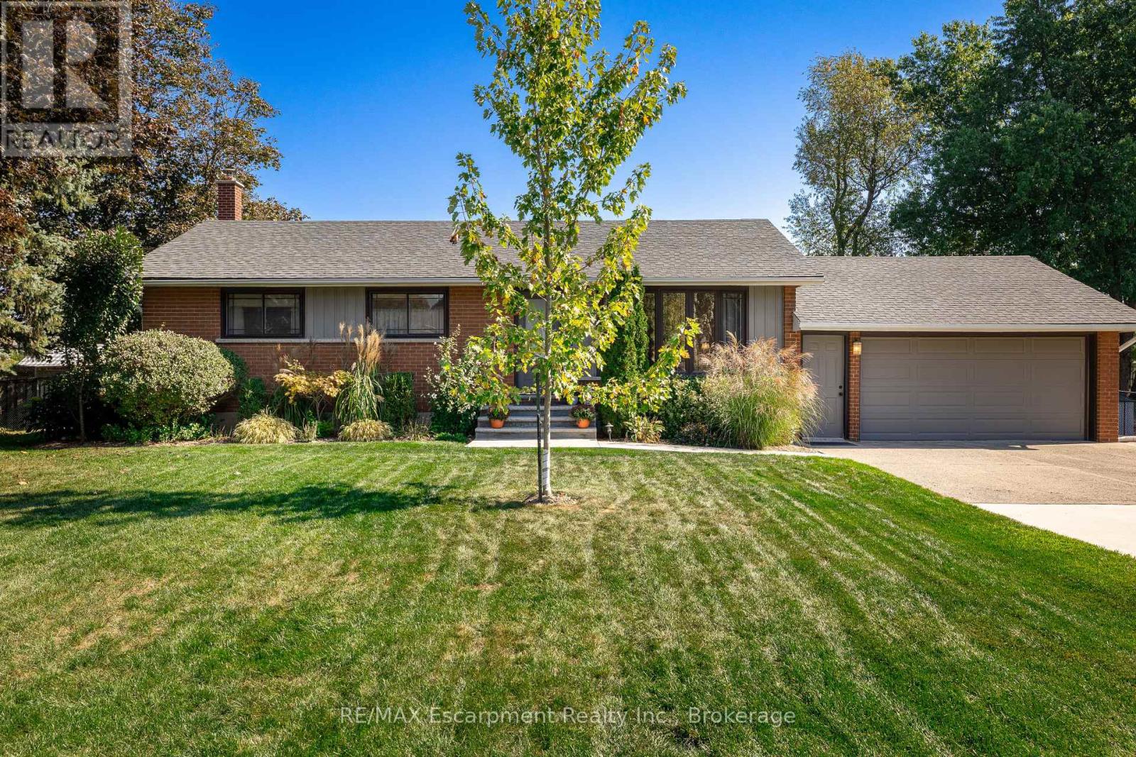 35 Tanager Drive, Tillsonburg, Ontario  N4G 1B1 - Photo 3 - X12446274