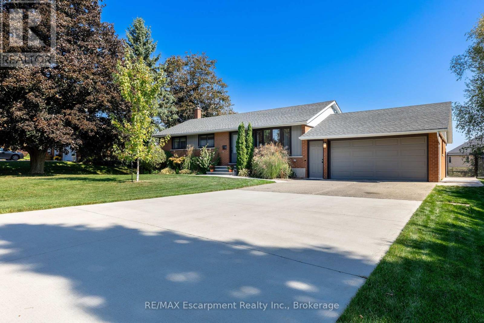35 Tanager Drive, Tillsonburg, Ontario  N4G 1B1 - Photo 4 - X12446274