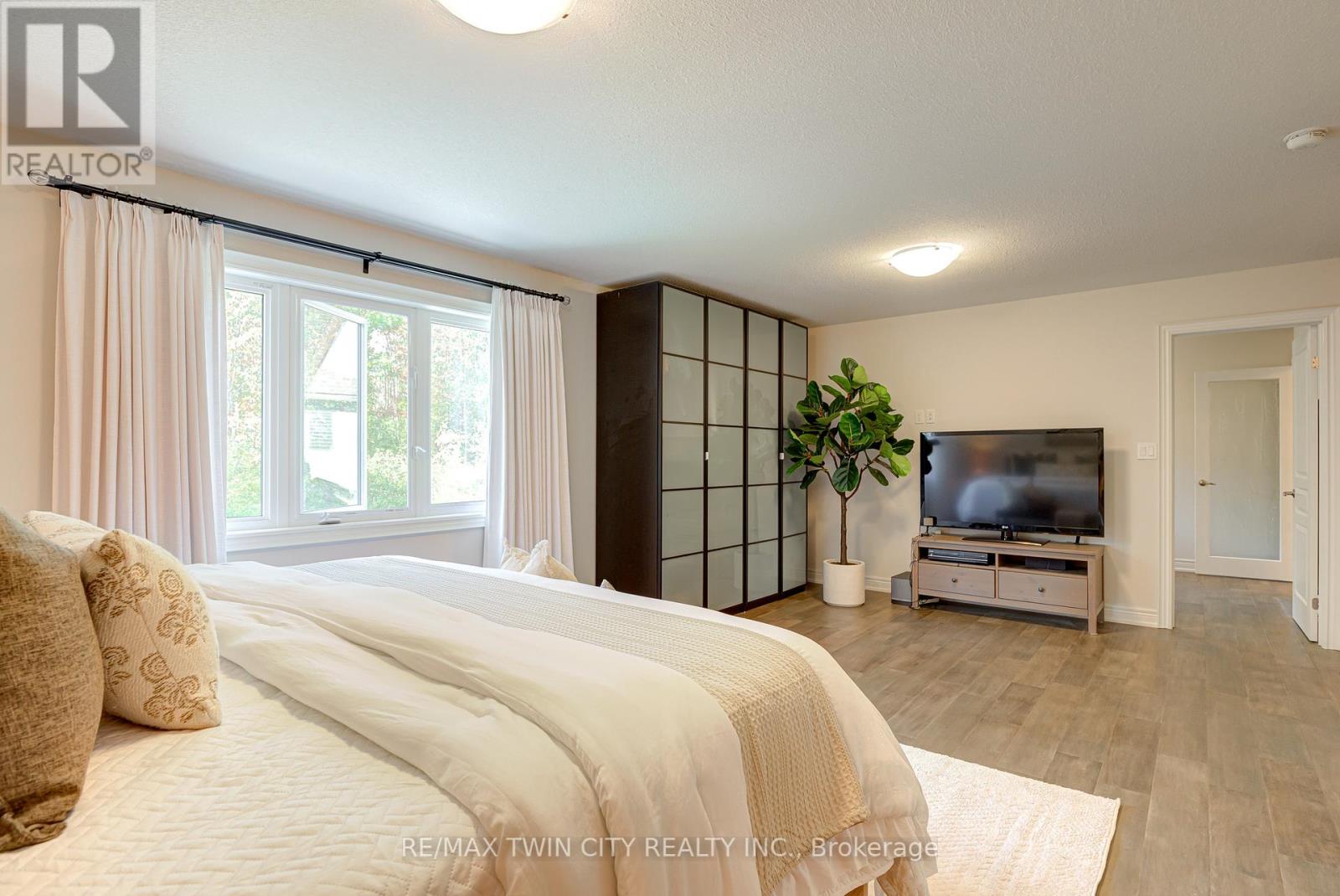 138 Eaglecrest Street, Kitchener, Ontario  N2K 0C4 - Photo 20 - X12446193