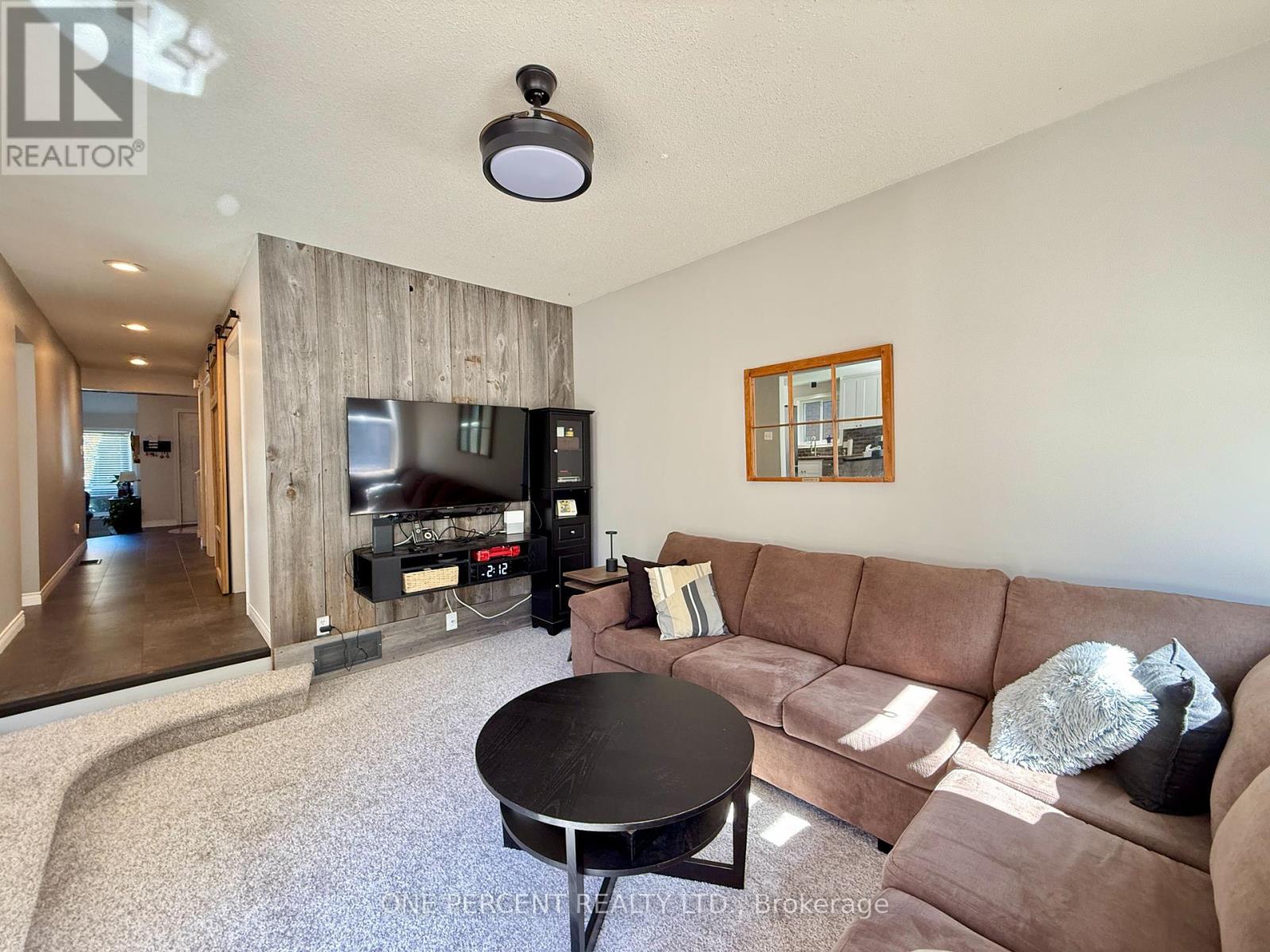 515 1 Street E, Owen Sound, Ontario  N4K 6C4 - Photo 19 - X12446197