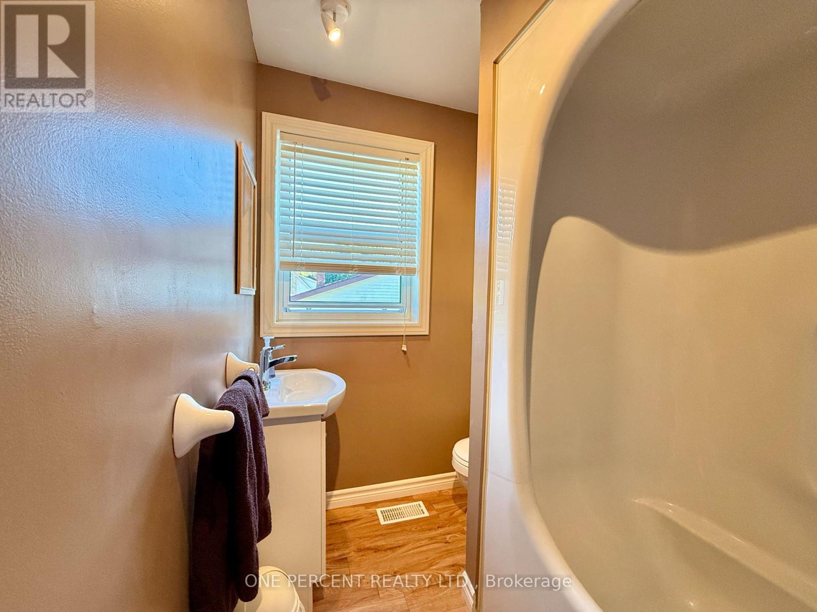 515 1 Street E, Owen Sound, Ontario  N4K 6C4 - Photo 26 - X12446197