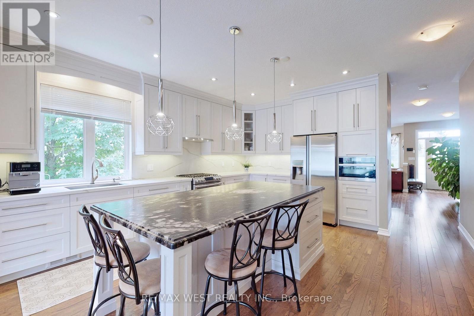 9 Aberfoyle Mill Crescent, Puslinch, Ontario  N0B 2J0 - Photo 13 - X12446215
