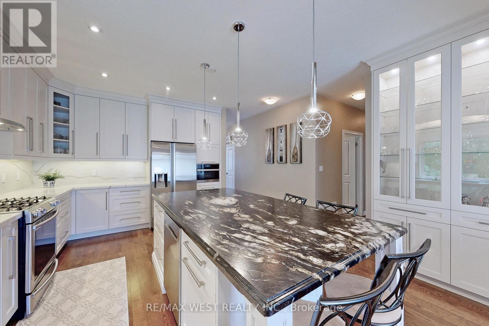 9 Aberfoyle Mill Crescent, Puslinch, Ontario  N0B 2J0 - Photo 15 - X12446215