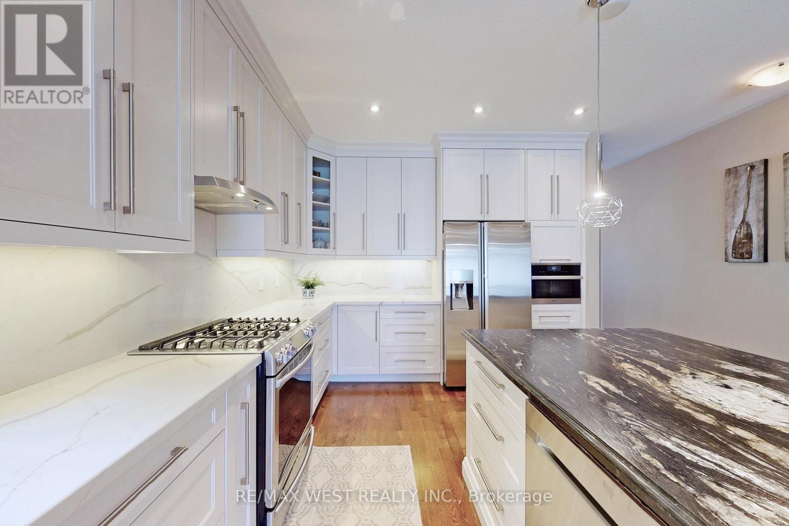 9 Aberfoyle Mill Crescent, Puslinch, Ontario  N0B 2J0 - Photo 16 - X12446215